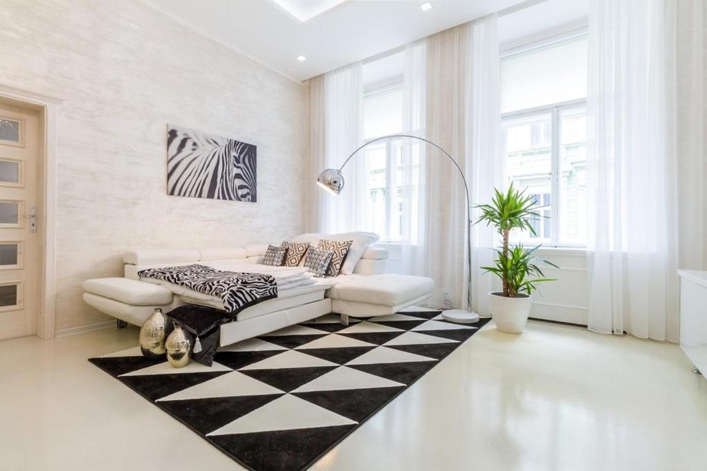 פראג Stylish Apartment 5 Minutes Walk From City Center מראה חיצוני תמונה