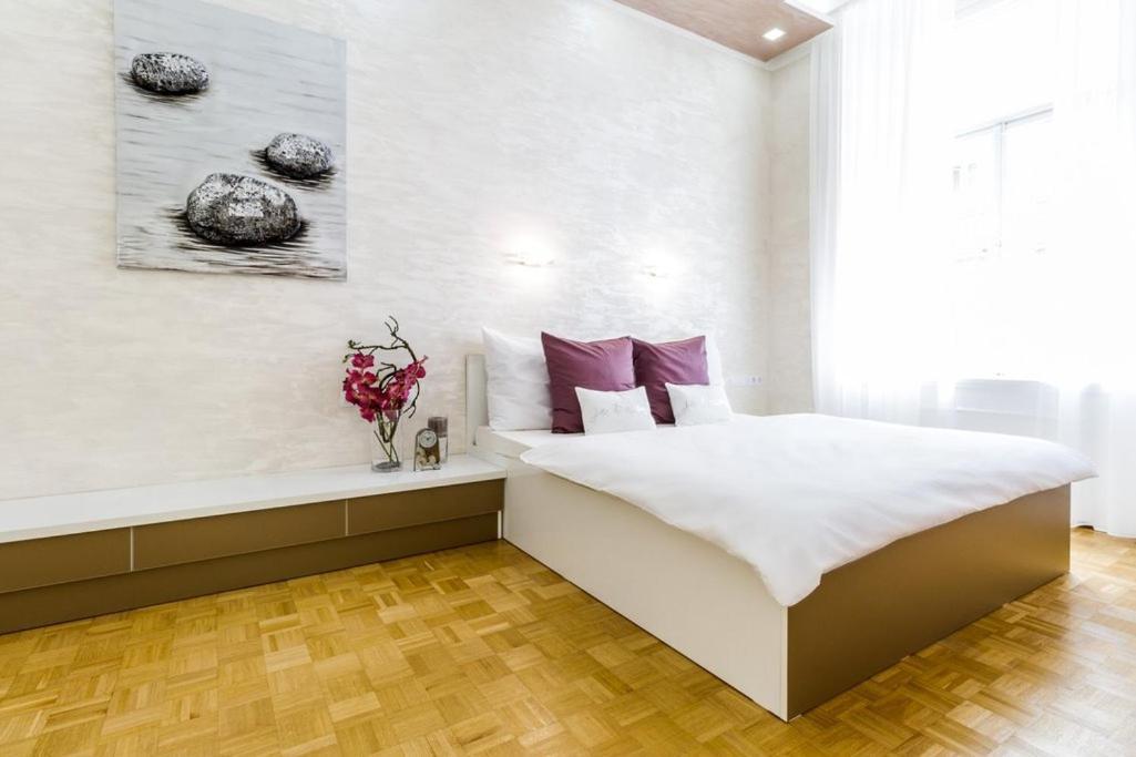 פראג Stylish Apartment 5 Minutes Walk From City Center מראה חיצוני תמונה