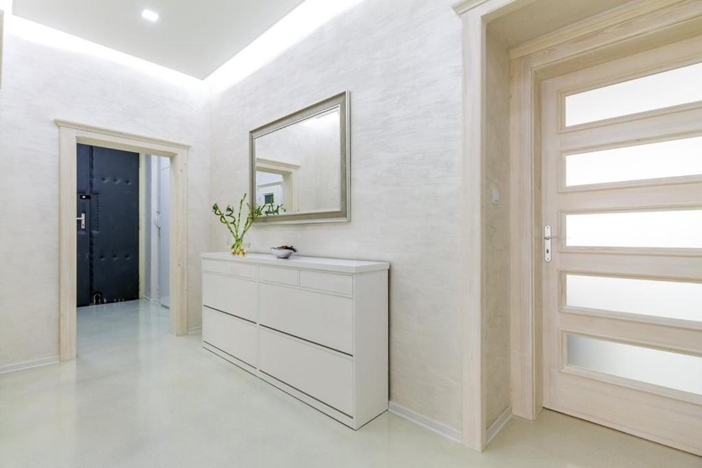 פראג Stylish Apartment 5 Minutes Walk From City Center מראה חיצוני תמונה