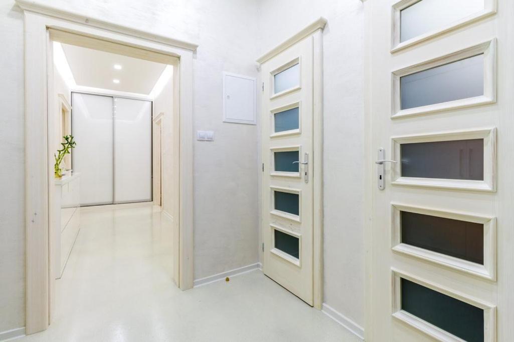 פראג Stylish Apartment 5 Minutes Walk From City Center מראה חיצוני תמונה