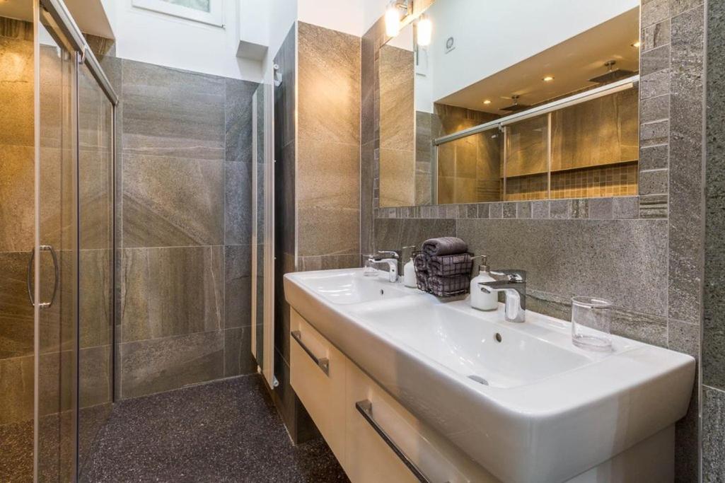 פראג Stylish Apartment 5 Minutes Walk From City Center מראה חיצוני תמונה