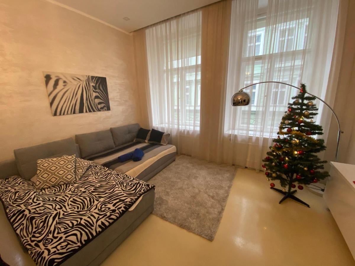 פראג Stylish Apartment 5 Minutes Walk From City Center מראה חיצוני תמונה